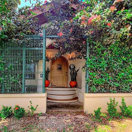 Vive Utila - Bed & Breakfast エクステリア 写真