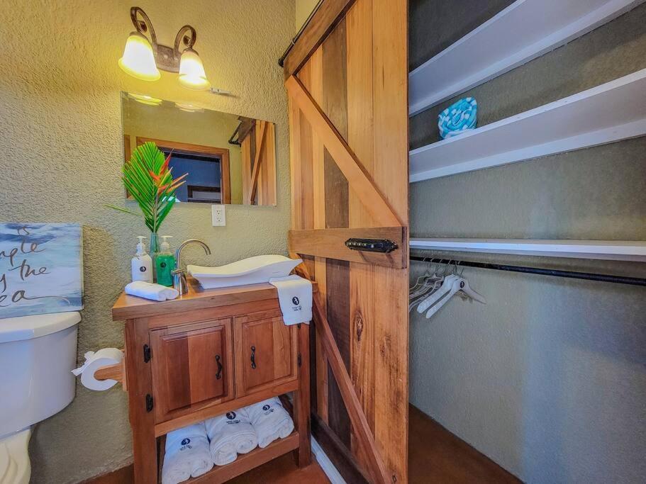 Vive Utila - Bed & Breakfast エクステリア 写真