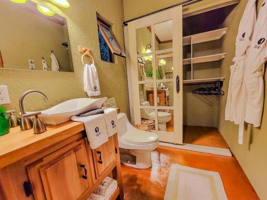 Vive Utila - Bed & Breakfast エクステリア 写真