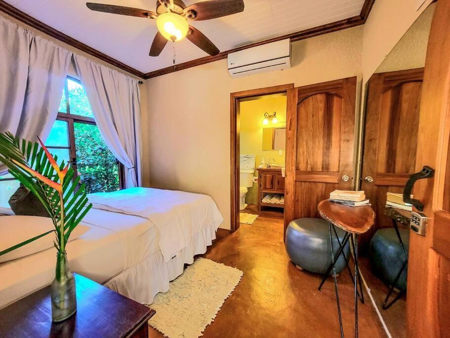 Vive Utila - Bed & Breakfast エクステリア 写真