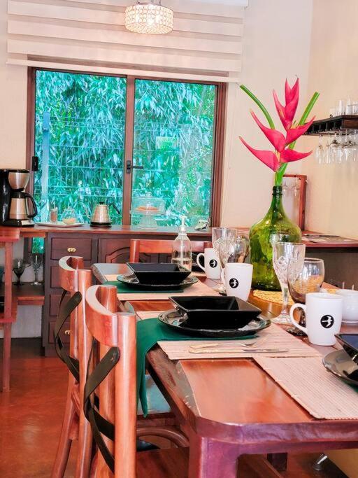 Vive Utila - Bed & Breakfast エクステリア 写真