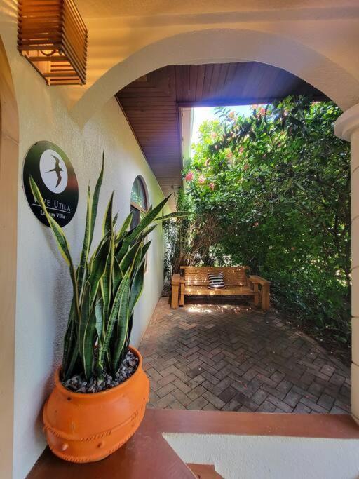 Vive Utila - Bed & Breakfast エクステリア 写真