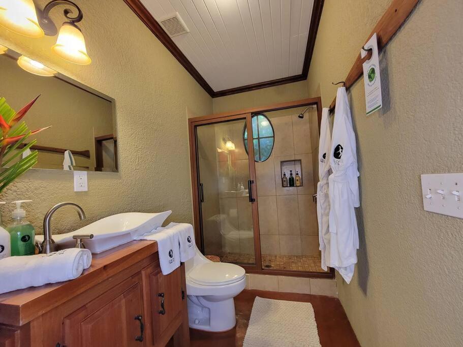 Vive Utila - Bed & Breakfast エクステリア 写真