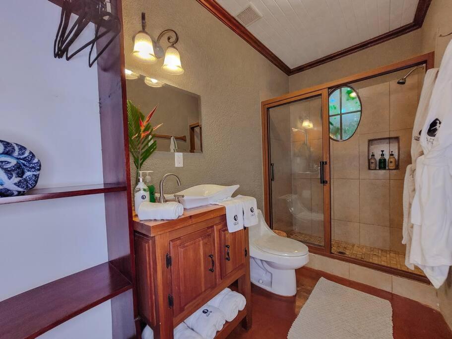 Vive Utila - Bed & Breakfast エクステリア 写真