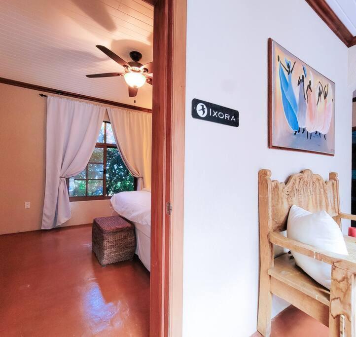 Vive Utila - Bed & Breakfast エクステリア 写真